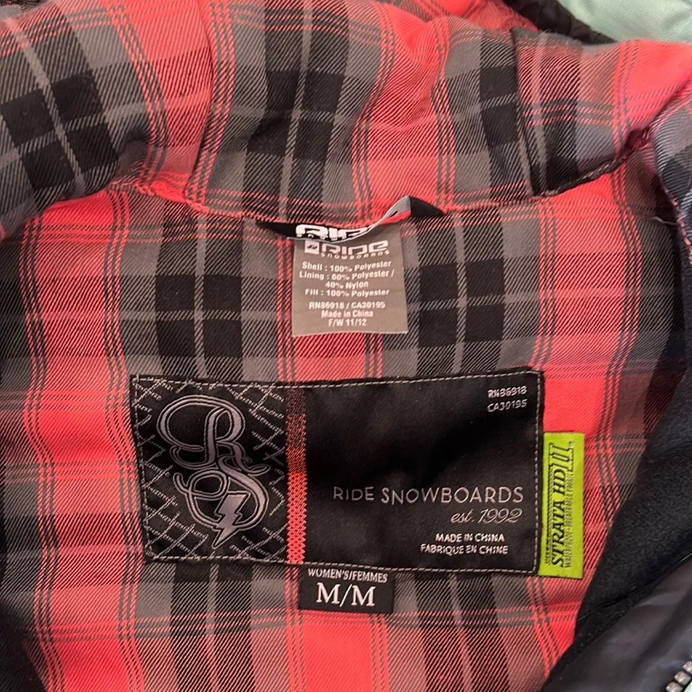 RIDE Snowboard / ski jacket. Gorgeous details. Perfect condition Worn once. - Picture 6 of 11